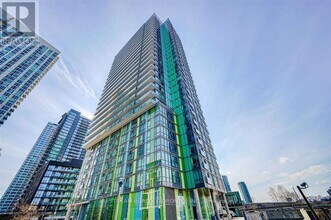 Building Photo - 170 Fort York Blvd