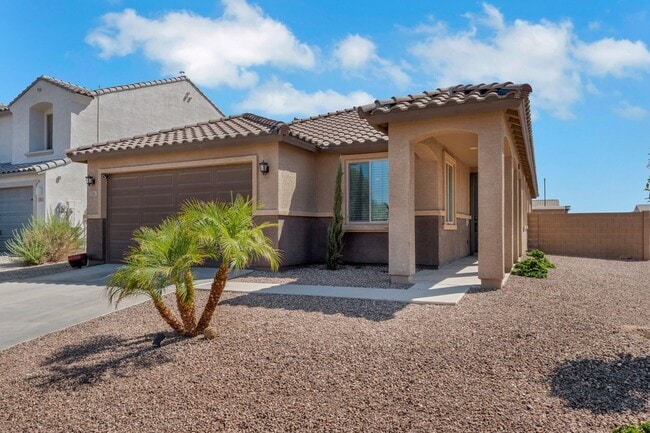 Building Photo - Immaculate & Move-In Ready – Upscale 3BR/2...