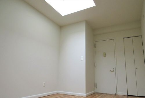 Building Photo - 426 W 53rd St