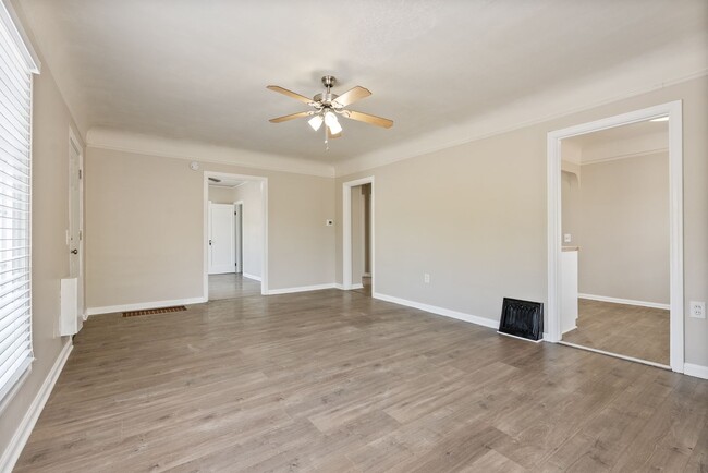 Foto del edificio - 3831 NE 82nd Ave