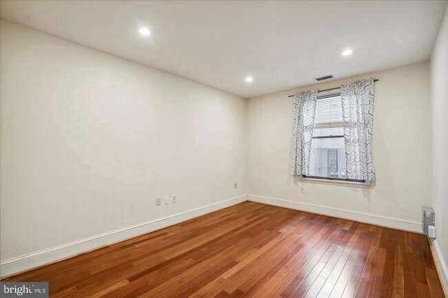 Building Photo - 1914 Fairmount Ave