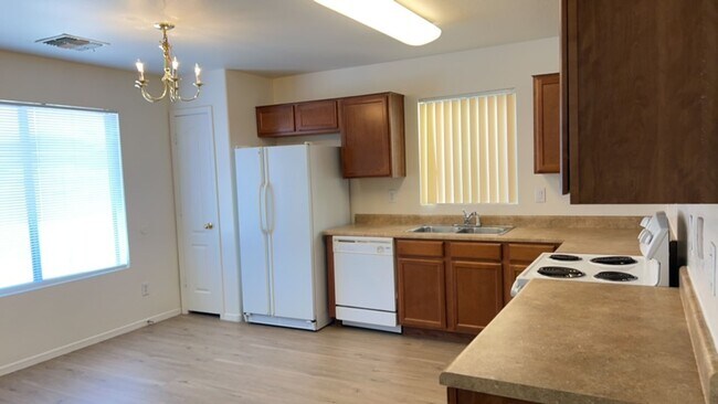 Building Photo - Beautiful 4 bed, 2.5 bath in Maricopa!
