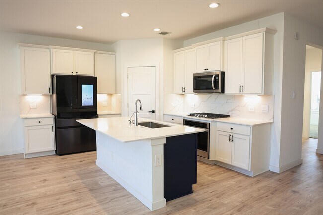 Foto del edificio - 22502 Petrizzi Ln