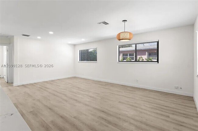Foto del edificio - 328 SW 11th Ave