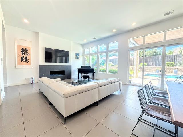 Foto del edificio - 460 Hidden Valley Dr