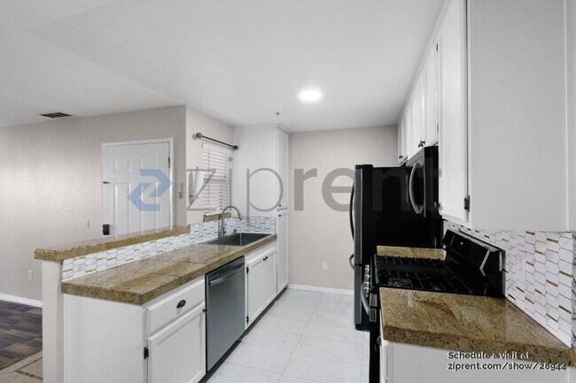 Foto del edificio - 8020 Walerga Rd