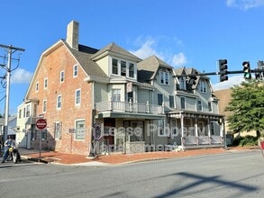 Building Photo - 135 NW Front St