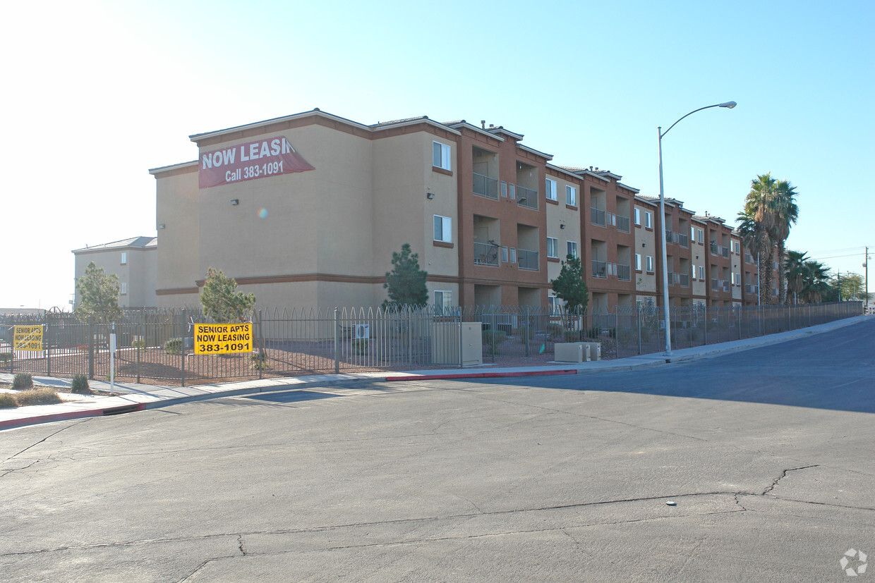 Foto del edificio - Senator Harry Reid Senior Apartments