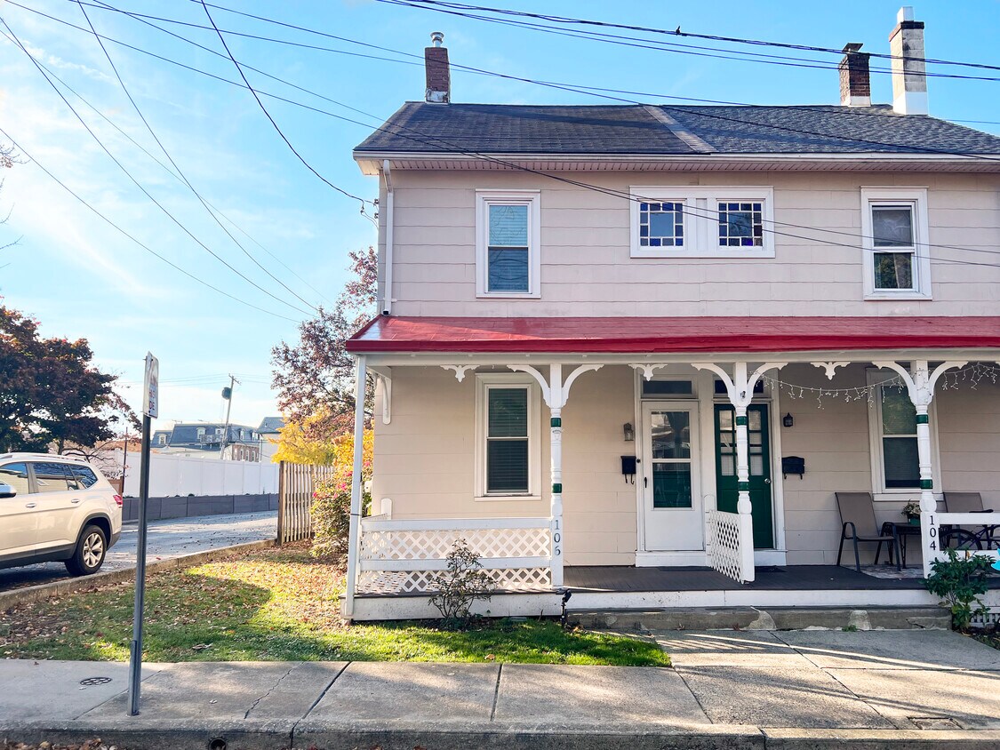 Foto principal - 106 S 3rd St