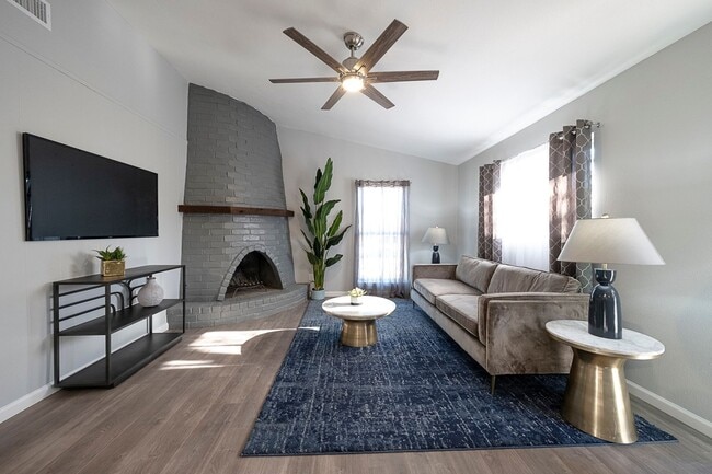 Foto del edificio - 4900 Hawk Cove