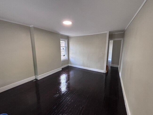 Foto del edificio - 4 Bedroom Home for Rent in Trenton