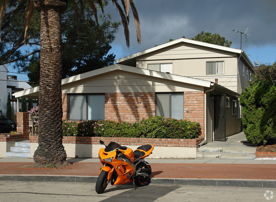 Building Photo - 301 Marguerite Ave