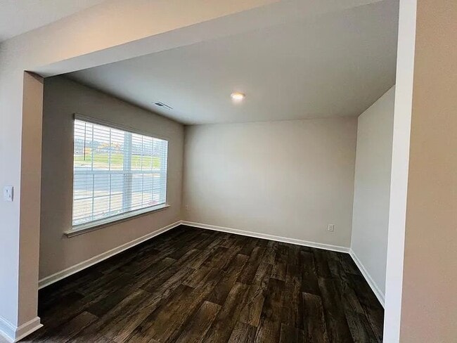 Building Photo - 342 Tulip tree St