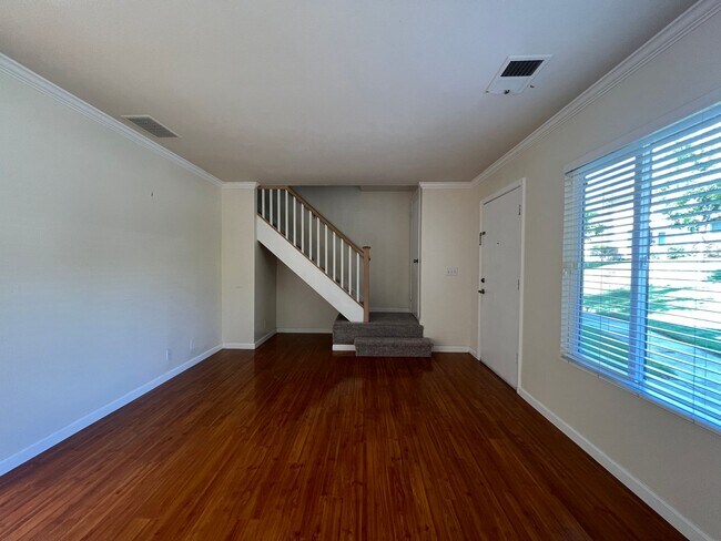 Building Photo - Bright Updated 2 Bedroom 1.5 Bath North San Jose Condo