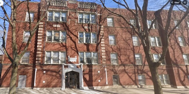 Building Photo - 1542 W Albion Ave