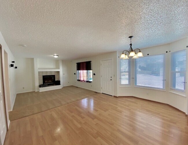 Foto del edificio - Spacious Briargate 4 Bedroom/3.5 Bathroom Home with huge Yard
