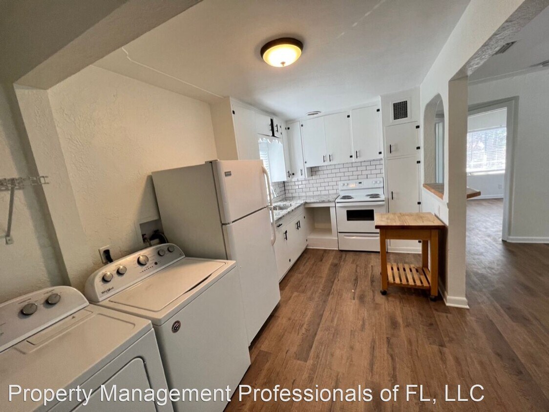 Primary Photo - 1 br, 1 bath House - 136 1/2 30th Ave N