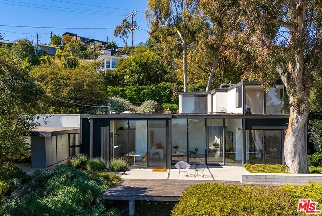 Foto del edificio - 12336 Deerbrook Ln