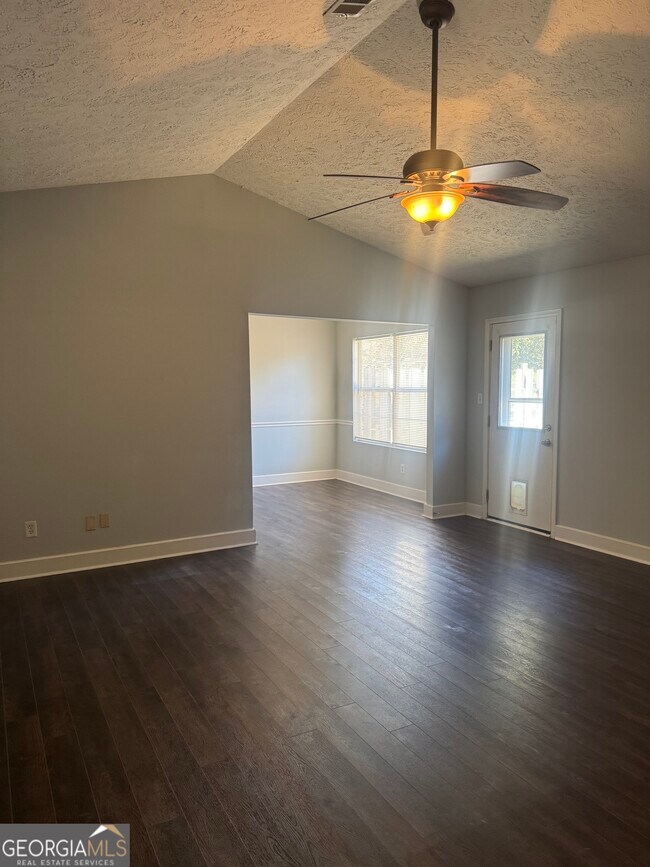 Building Photo - 1108 Patriot Cir