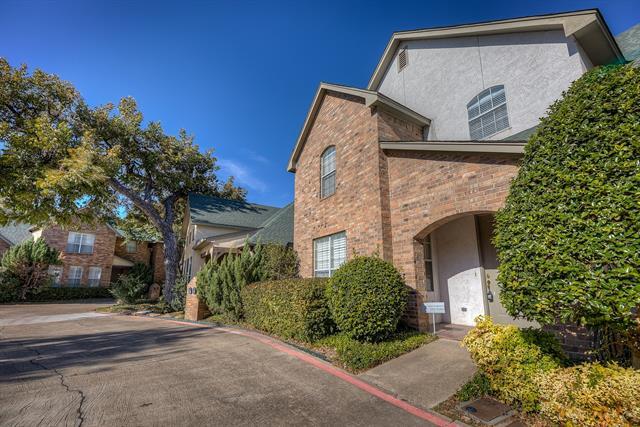 Building Photo - 5855 Pecan Chase