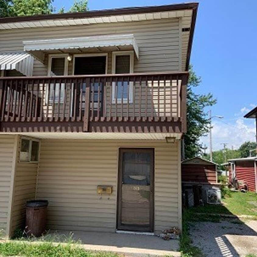 319 N Central Ave Unit B, Roxana, IL 62084 Room for Rent in Roxana