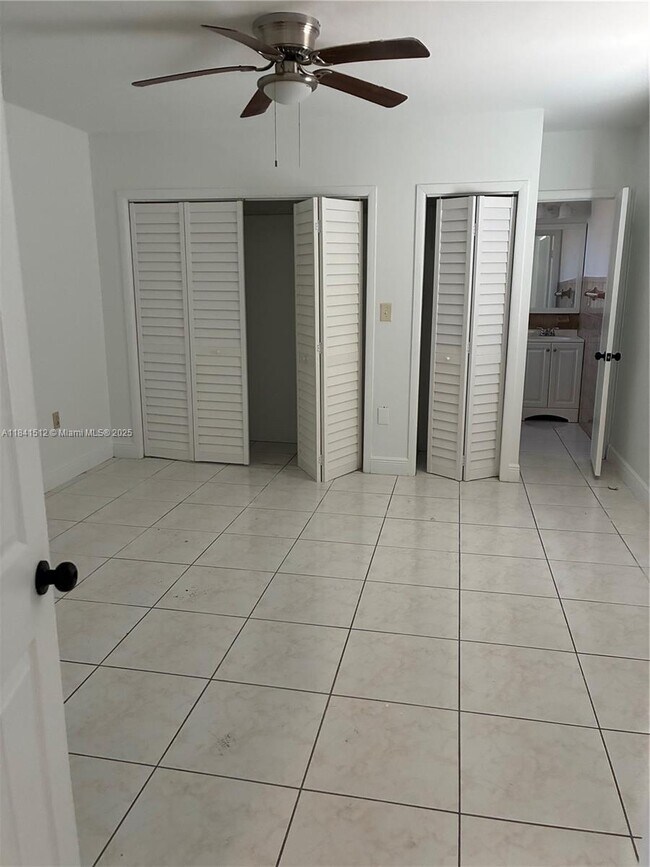 Foto del edificio - 1774 SW 11th St