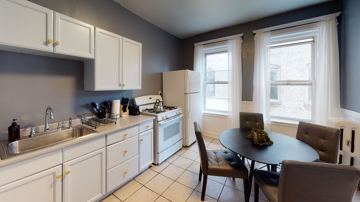 Photo - Private bedroom in 3 bed/1 bath Home