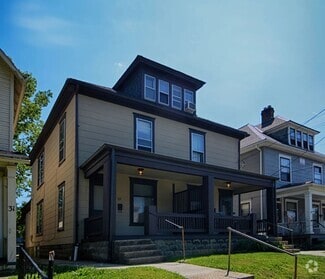 Building Photo - 25-29-29 E Blake Ave