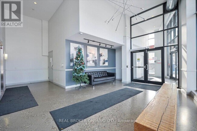 Photo du bâtiment - 1 Victoria St S