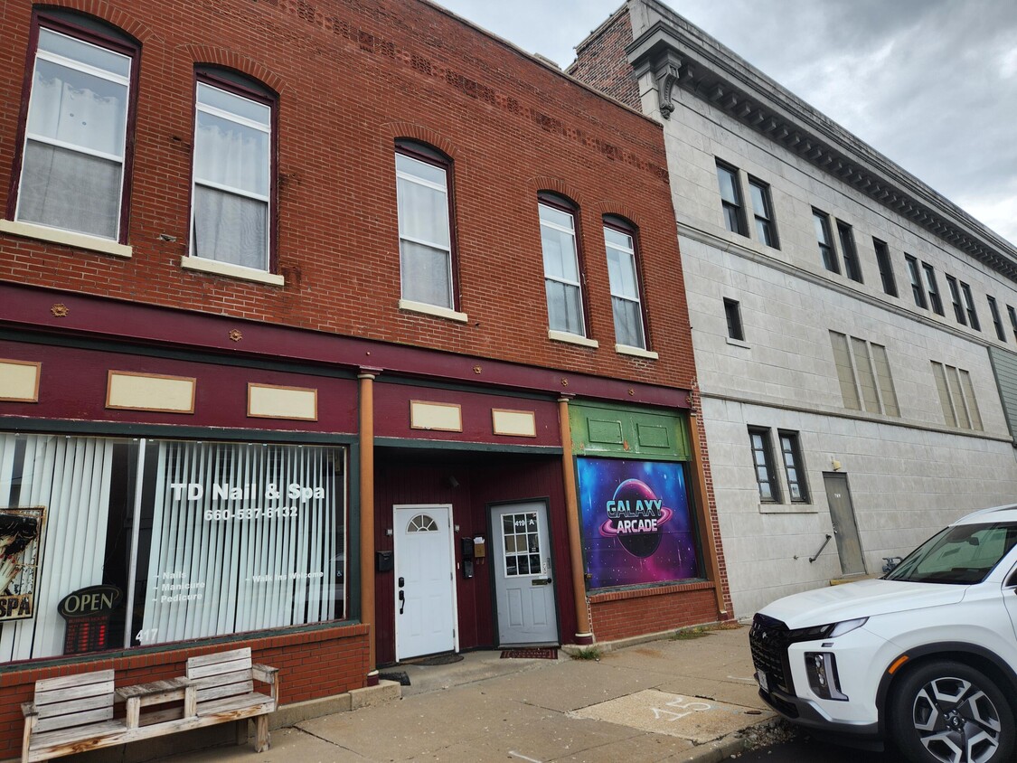Primary Photo - 417 E Spring St
