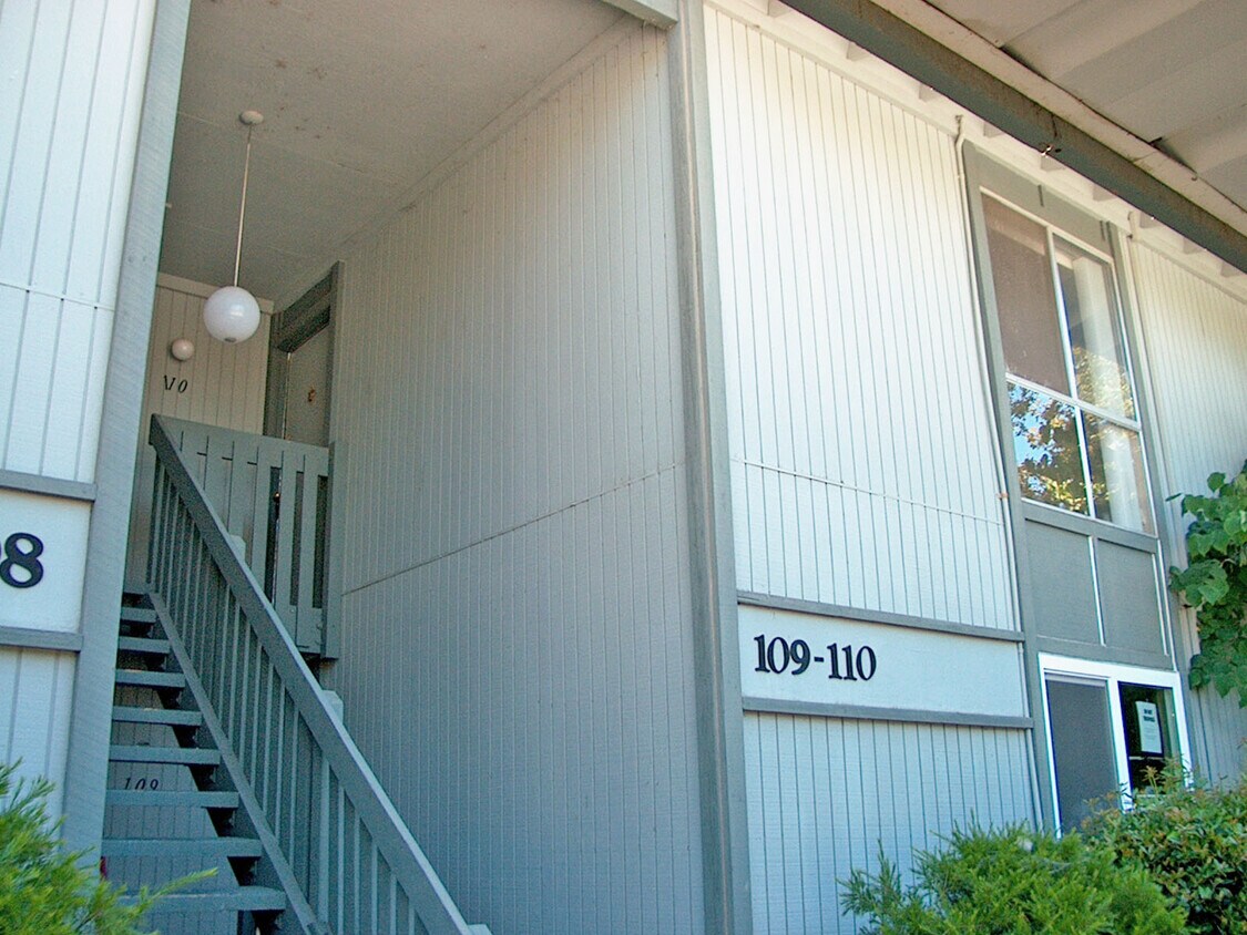 Primary Photo - 1036 Oak Grove Rd. #110