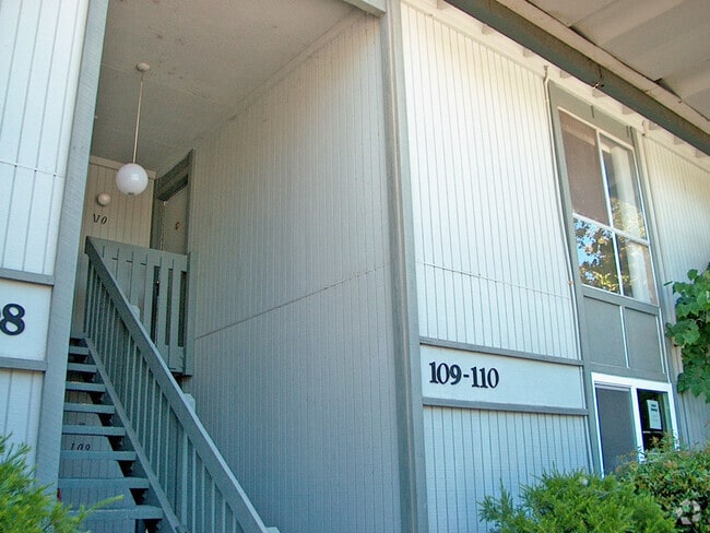 Building Photo - 1036 Oak Grove Rd. #110