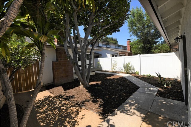 Building Photo - 13621 Green Valley Dr