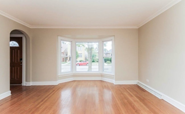 Building Photo - 6016 N Austin Ave