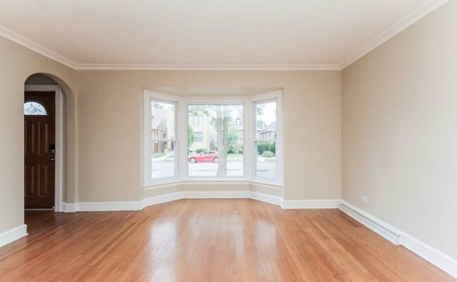 Foto del edificio - 6016 N Austin Ave