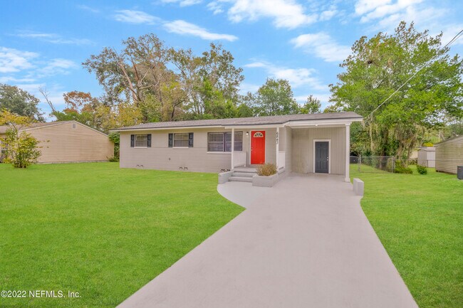 Foto del edificio - 6843 Corday Rd