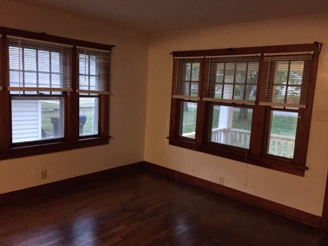 Foto del edificio - 134 NW Quinton Ave