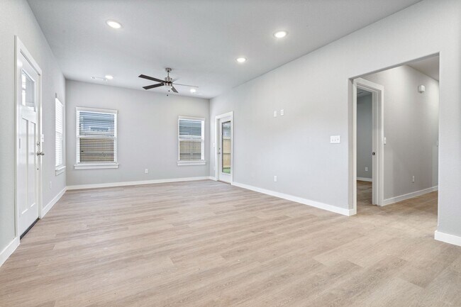 Foto del edificio - 253 N Wild Goose Ave