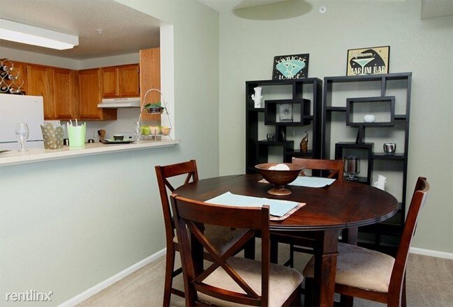 Foto del edificio - 4774 Argonne St