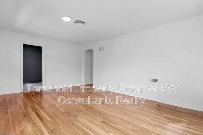 Foto del edificio - 451 E Town St