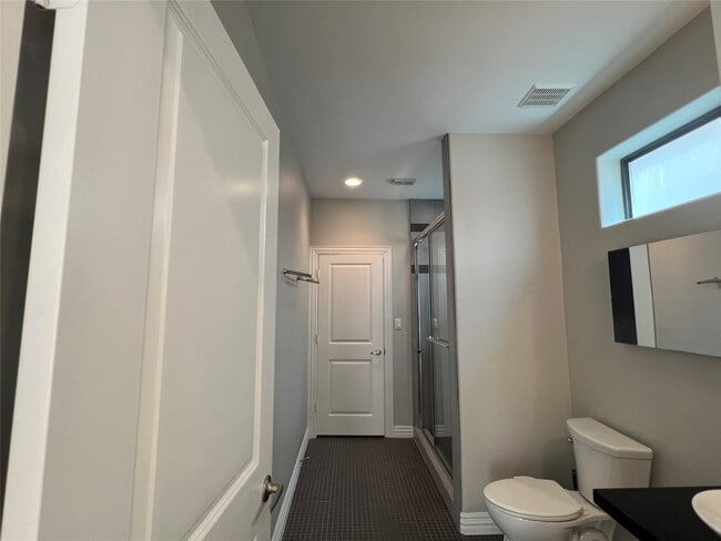 Building Photo - 2314 Camden Dr