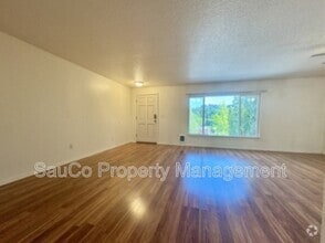 Building Photo - 5560 SW Beaverton Hillsdale Hwy