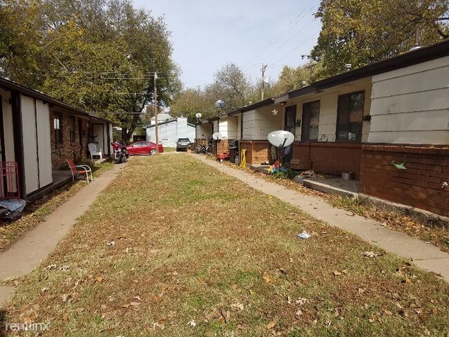 Foto del edificio - 2 br, 1 bath Apartment - 220 Main st