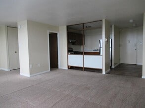 Building Photo - 967 Asylum Ave