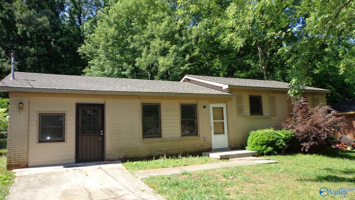 Foto principal - 4704 Lumary Dr NW
