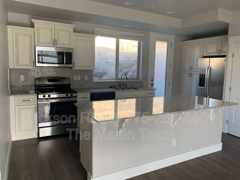 Foto principal - 730 Bluffs Ct