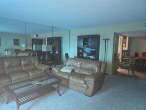 Building Photo - 4020 Galt Ocean Dr