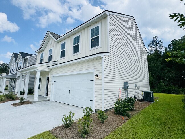 Building Photo - 148 Kingswood Ter
