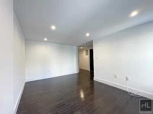 Foto del edificio - Convertible 2 bedroom w/ in unit Washer & ...