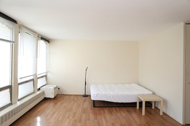 Foto del edificio - 1401 E 55th St